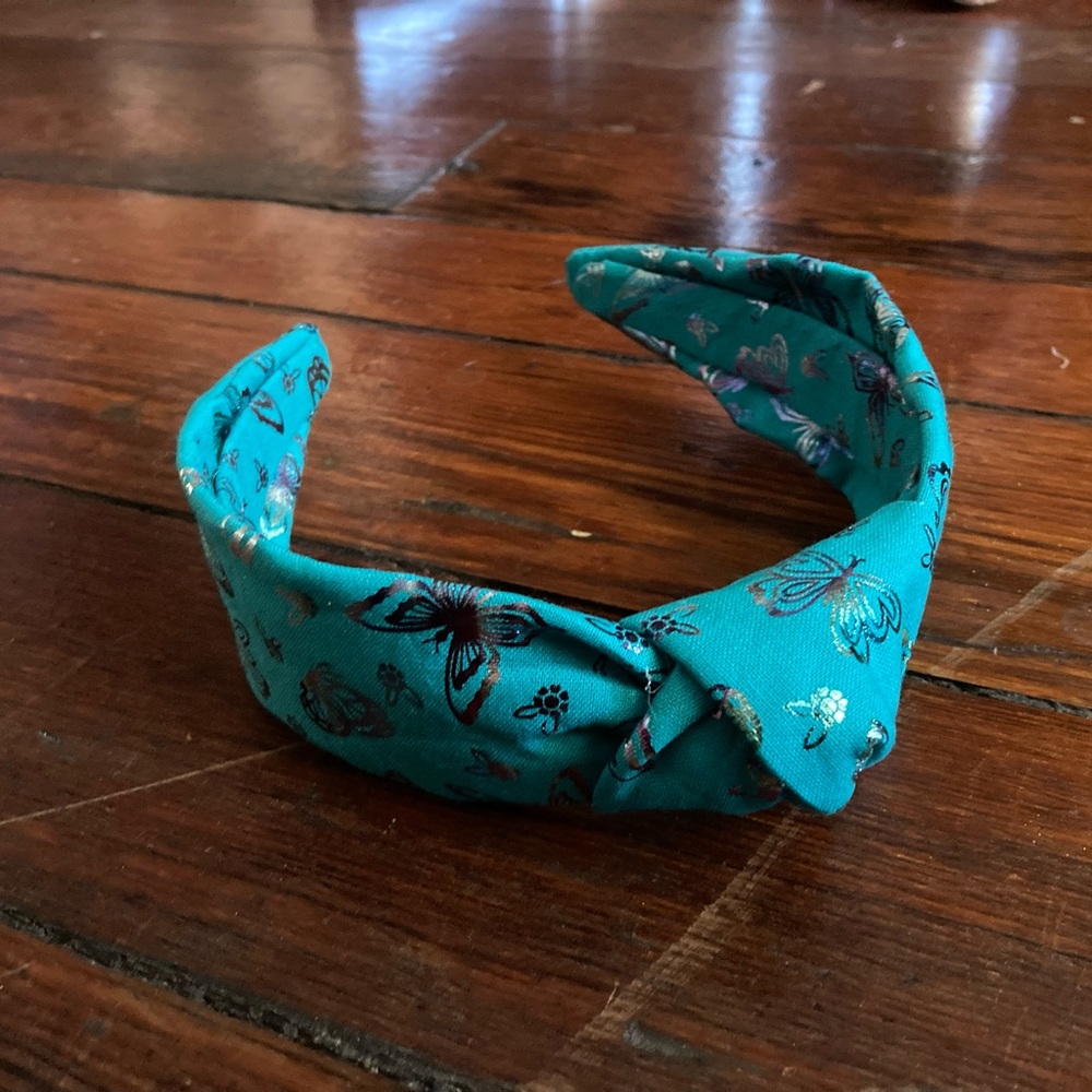 Butterflies knotted headband